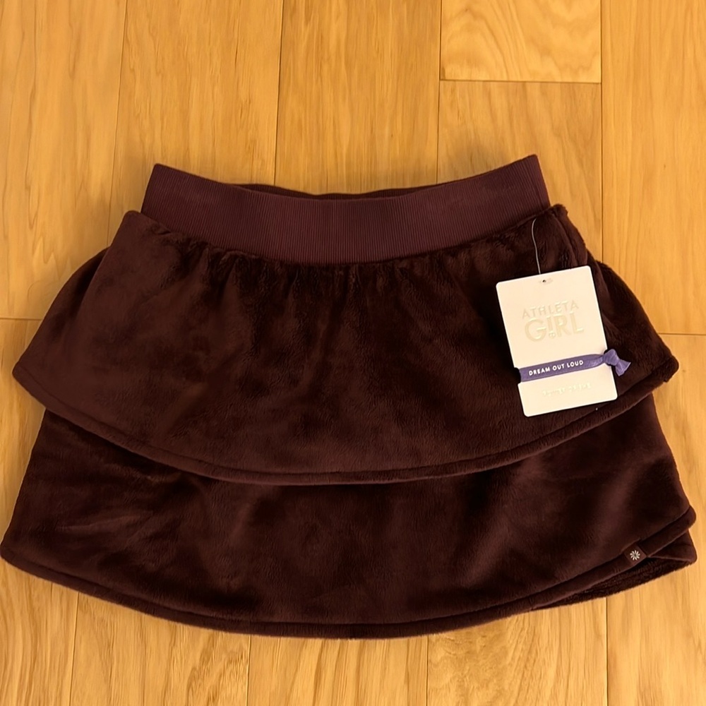 NWOT Athleta Girls soft maroon skirt